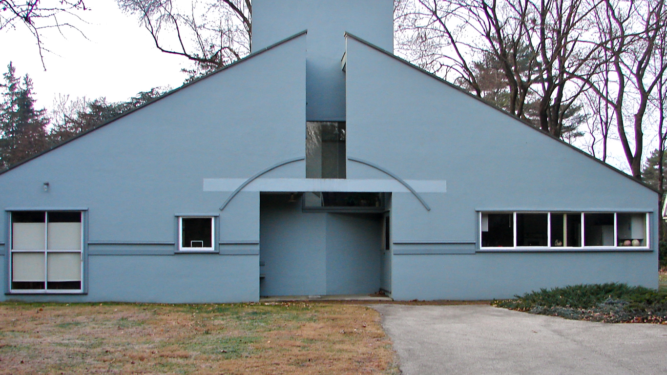 Vanna Venturi House By Architect Robert Venturi