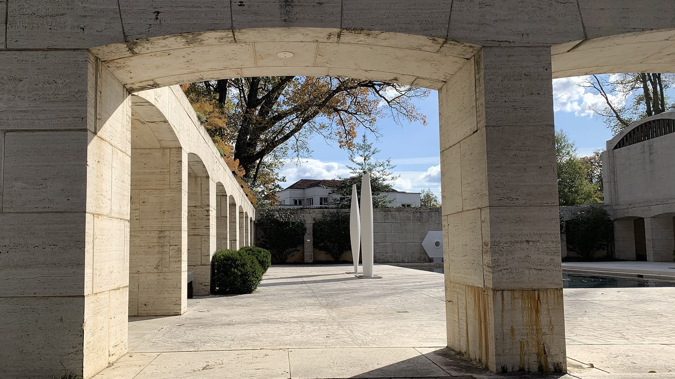 Passage Kreeger Museum Washington DC Philip Johnson International Style