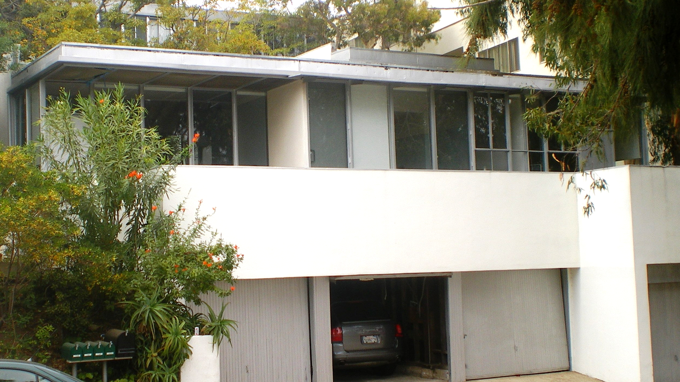 Strathmore apartments Neutra International Style